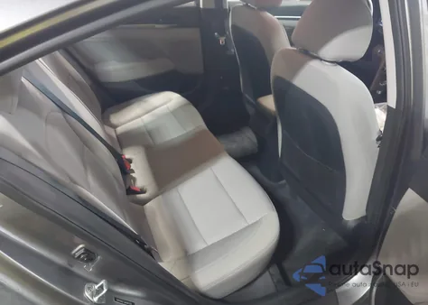 2018 Hyundai Elantra Value Edition из США, поврежденный, VIN 5NPD84LF3JH265310